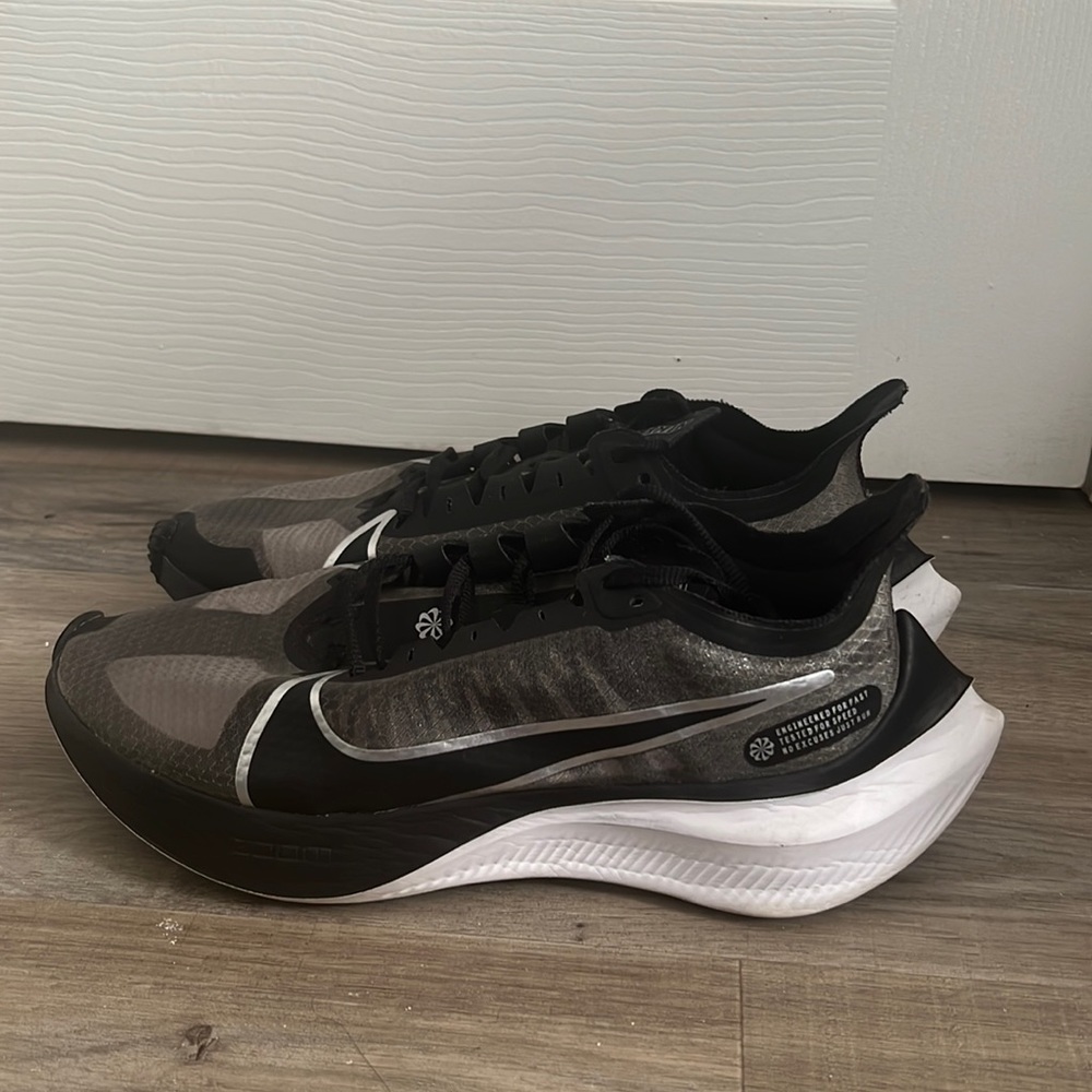 Nike Zoom Gravity, Size 7.5